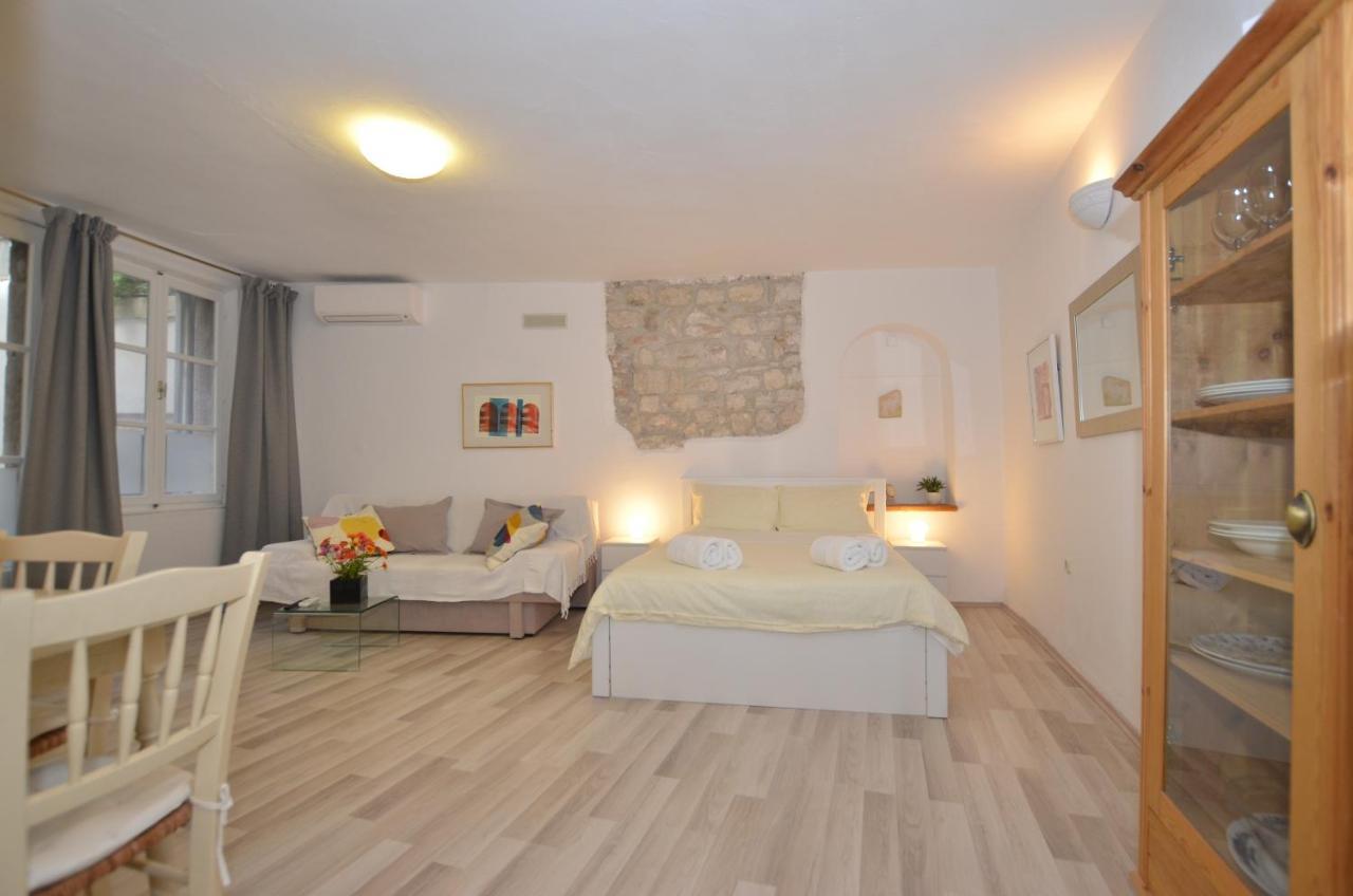 Apartman Mont 26 *